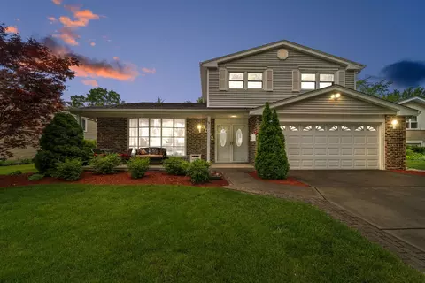3022 N Stratford Rd, Arlington Heights, IL 60004