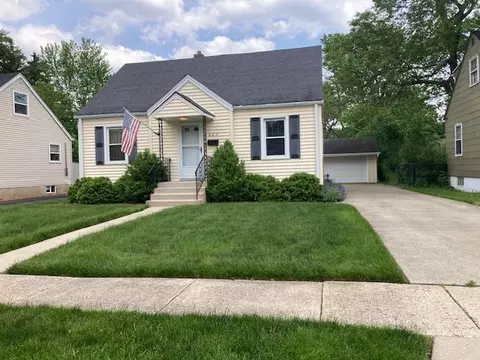 263 N Garfield Ave, Mundelein, IL 60060