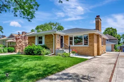 1021 Sherwood Rd, La Grange Park, IL 60526