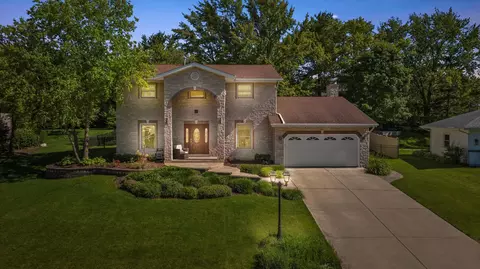 6 S571 Bridlespur Dr, Naperville, IL 60540