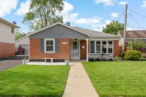 3167 W Palisades Dr, Merrionette Park, IL 60803