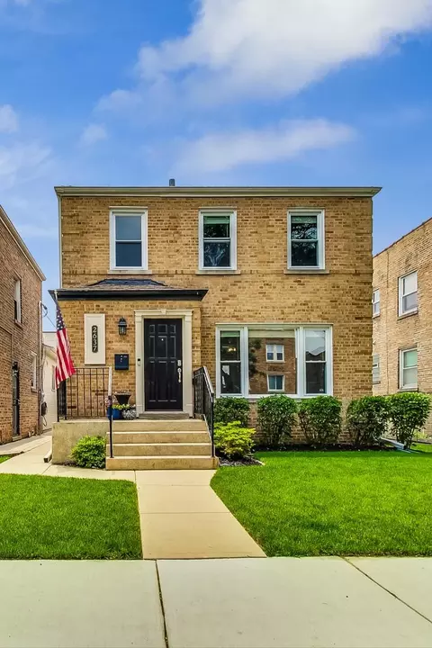 2637 W Summerdale Ave, Chicago, IL 60625