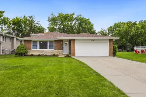 1030 Cuyahoga Dr, Bartlett, IL 60103