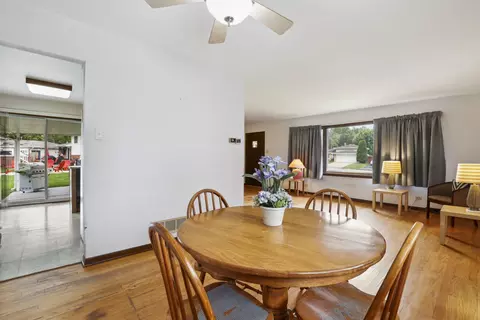 Dining - 1030 Cuyahoga Dr, Bartlett, IL 60103 photo 2 of 2