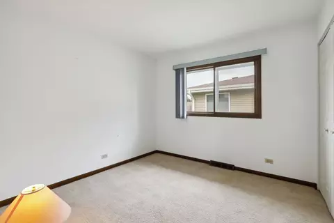 Bedroom - 1030 Cuyahoga Dr, Bartlett, IL 60103 photo 5 of 6