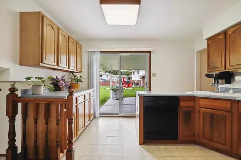 Kitchen - 1030 Cuyahoga Dr, Bartlett, IL 60103 photo 3 of 3