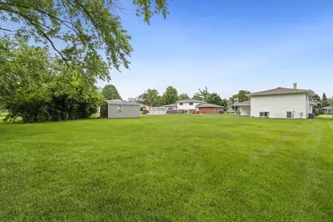Exterior - 1030 Cuyahoga Dr, Bartlett, IL 60103 photo 5 of 7