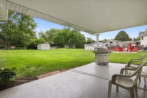 Exterior - 1030 Cuyahoga Dr, Bartlett, IL 60103 photo 2 of 7