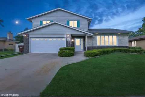 15300 Walnut Rd, Oak Forest, IL 60452