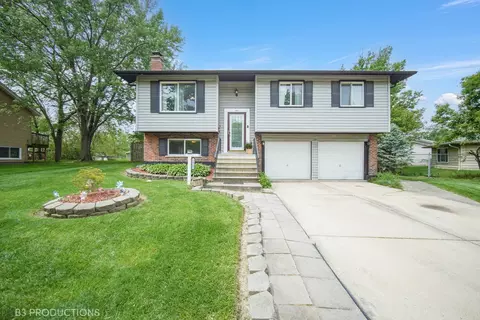 1012 Mildred Ln, University Park, IL 60484