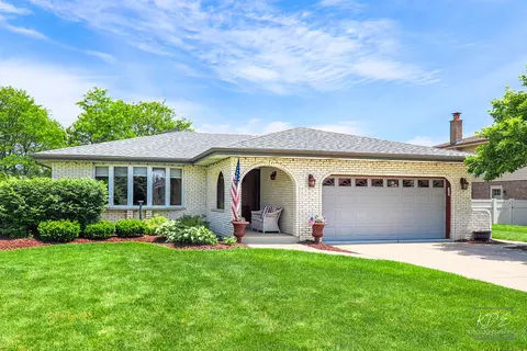 12715 S Westport Dr, Palos Park, IL 60464