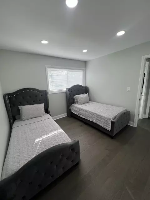 Bedroom - 436 Cherry Ln, Glenview, IL 60025 photo 1 of 4