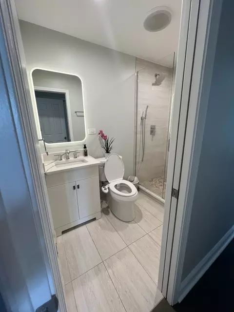 Bath - 436 Cherry Ln, Glenview, IL 60025 photo 3 of 4