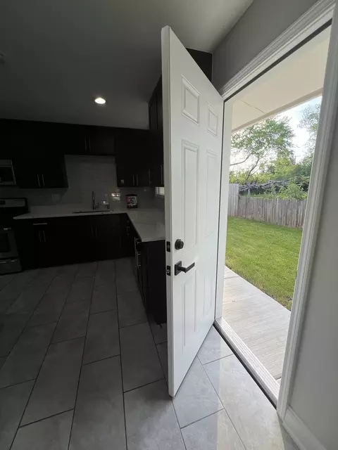Entry Way - 436 Cherry Ln, Glenview, IL 60025 photo 5 of 6