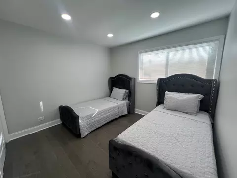 Bedroom - 436 Cherry Ln, Glenview, IL 60025 photo 2 of 4