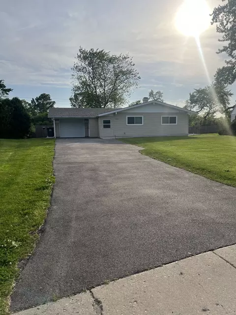 Exterior - 436 Cherry Ln, Glenview, IL 60025 photo 3 of 6