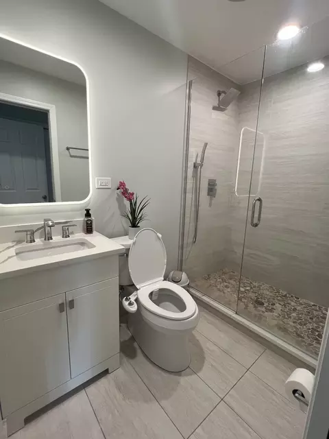 Bath - 436 Cherry Ln, Glenview, IL 60025 photo 4 of 4