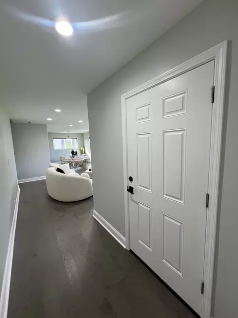 Entry Way - 436 Cherry Ln, Glenview, IL 60025 photo 3 of 6
