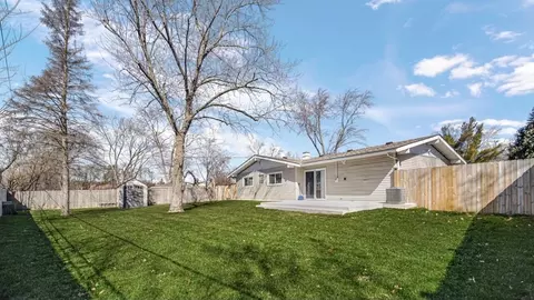 Exterior - 436 Cherry Ln, Glenview, IL 60025 photo 5 of 6