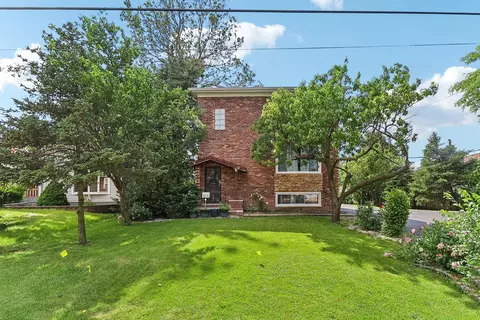 7502 Garden Ln, Justice, IL 60458