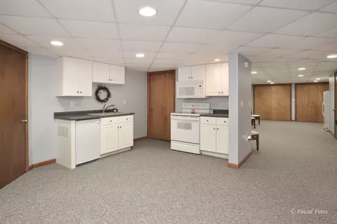 Kitchen - 7405 Maxon Rd, Harvard, IL 60033 photo 4 of 4