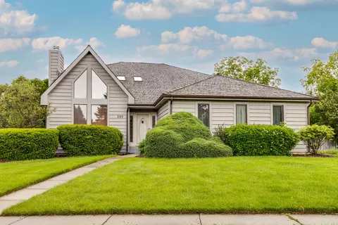 389 Kerry Way, Grayslake, IL 60030