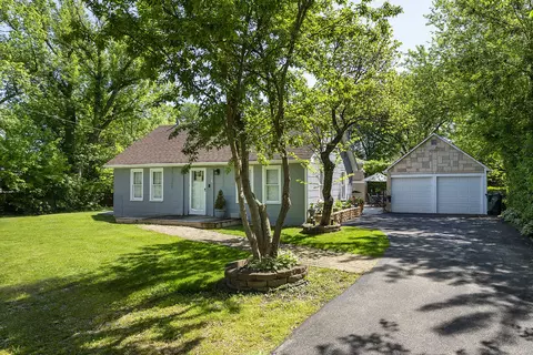 2015 Greenview Rd, Northbrook, IL 60062
