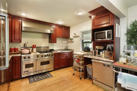 Kitchen - 2015 Greenview Rd, Northbrook, IL 60062 photo 1 of 1