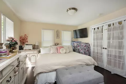 Bedroom - 2015 Greenview Rd, Northbrook, IL 60062 photo 1 of 1