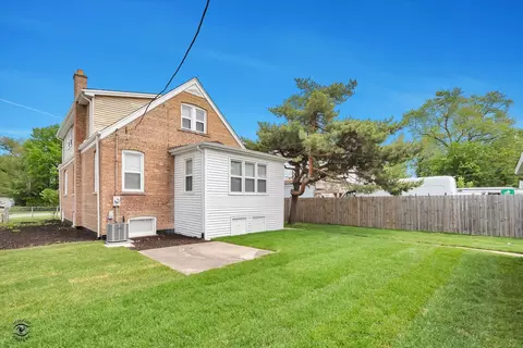 Exterior - 7229 W 57th Pl, Summit, IL 60501 photo 4 of 5