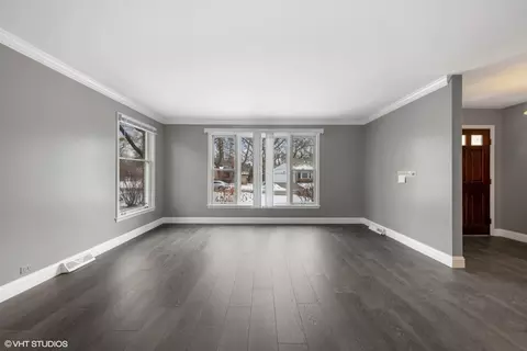 Living - 643 Robin Ln, Glencoe, IL 60022 photo 2 of 7