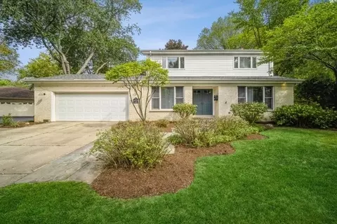 643 Robin Ln, Glencoe, IL 60022