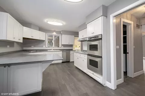 Kitchen - 643 Robin Ln, Glencoe, IL 60022 photo 1 of 3