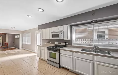 Kitchen - 1304 E Illinois St, Wheaton, IL 60187 photo 1 of 2