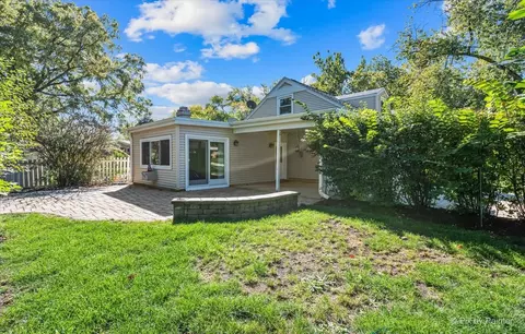Exterior - 1304 E Illinois St, Wheaton, IL 60187 photo 2 of 5