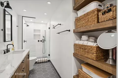 200 E Delaware Pl #9F, Chicago, IL 60611 photo 24