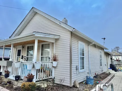 421 Chase Ave, Joliet, IL 60432
