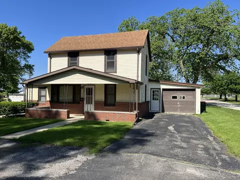 504 S Cherry St, Paxton, IL 60957