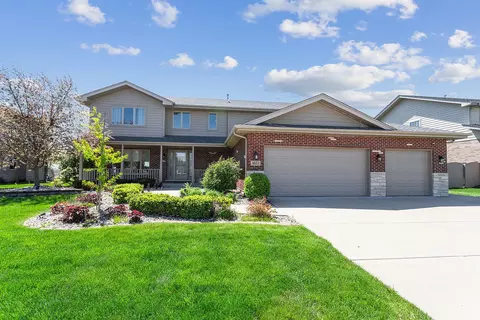 8653 Fairfield Ln, Tinley Park, IL 60487