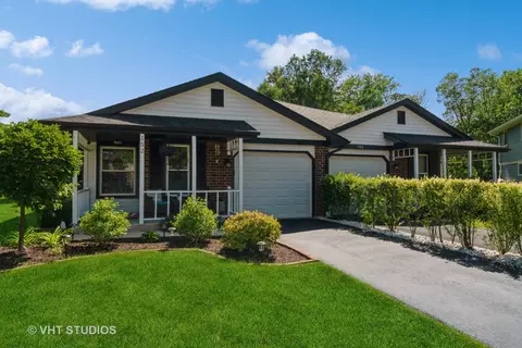152 Pier Ct, Naperville, IL 60565