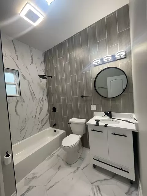 Bath - 3032 E 79th Pl, Chicago, IL 60617 photo 2 of 8