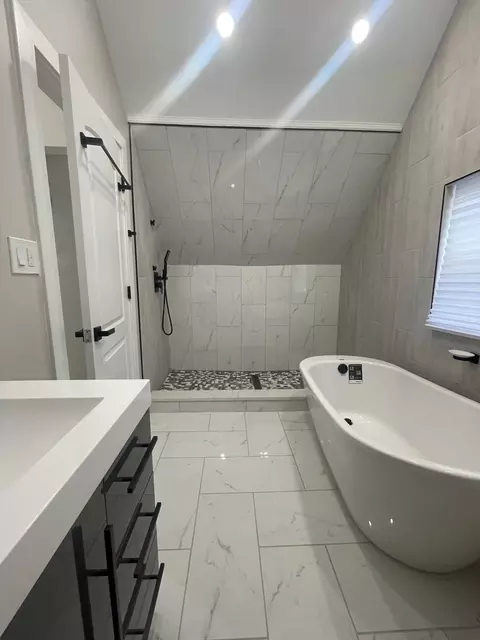 Bath - 3032 E 79th Pl, Chicago, IL 60617 photo 8 of 8