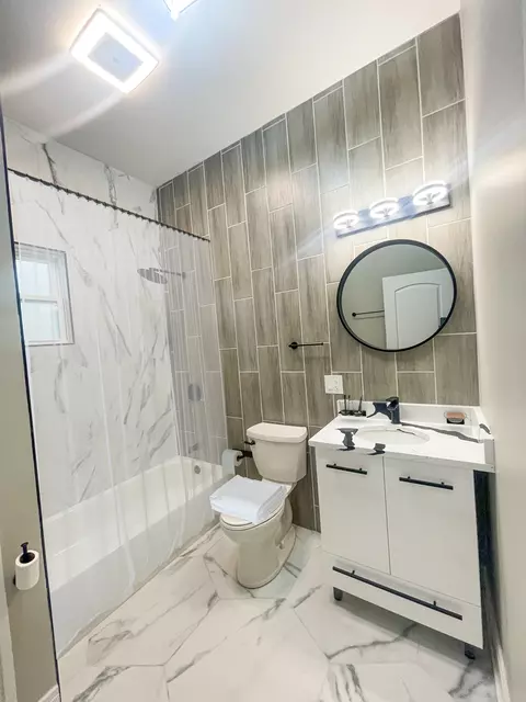 Bath - 3032 E 79th Pl, Chicago, IL 60617 photo 1 of 8