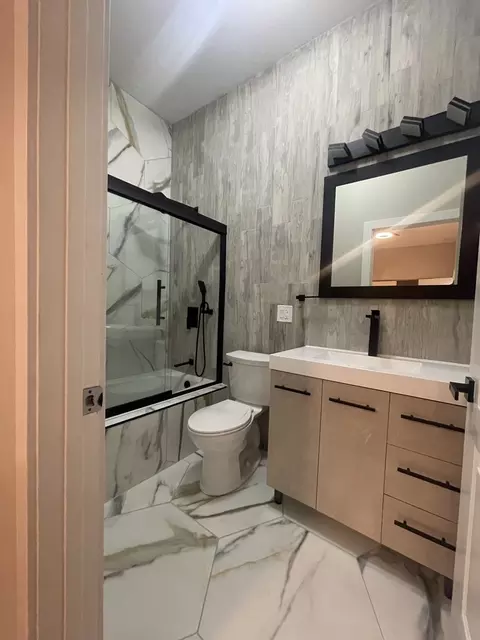 Bath - 3032 E 79th Pl, Chicago, IL 60617 photo 5 of 8