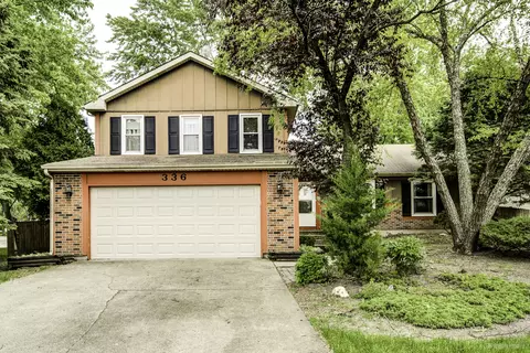 336 Applewood Ln, Bolingbrook, IL 60440