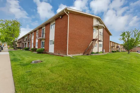 Undisclosed, Des Plaines, IL 60016 photo 2