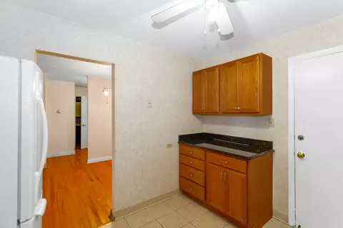 Undisclosed, Des Plaines, IL 60016 photo 16