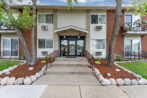 Undisclosed, Des Plaines, IL 60016