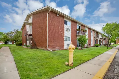 Undisclosed, Des Plaines, IL 60016 photo 3