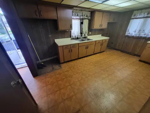 Kitchen - Undisclosed, Burbank, IL 60459 photo 1 of 2